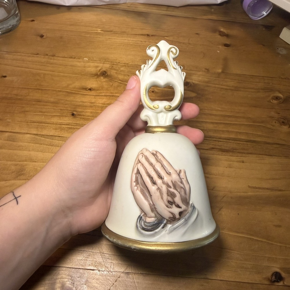 VTG HOMCO Praying Hands Serenity Porcelain Bell Cream With Gold Trim